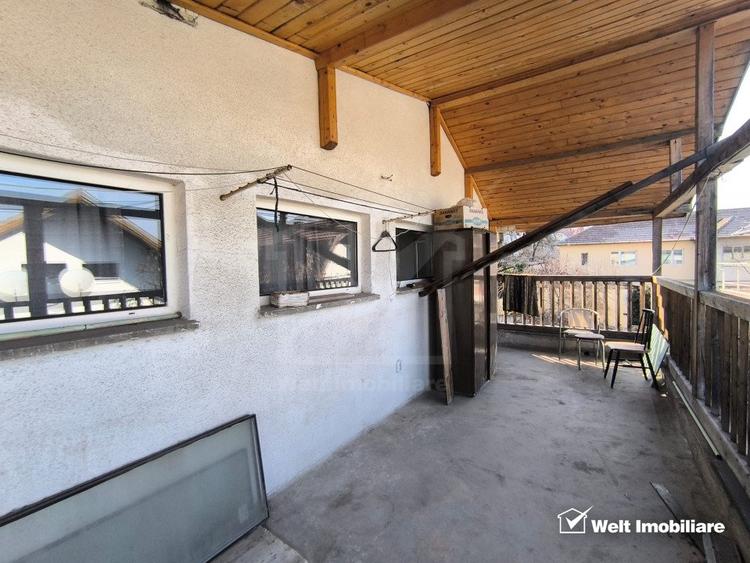 Casa cu CF spatiu comercial, curte comuna, Gruia