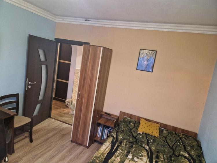 Apartament cu 3 camere decomandat, etaj intermediar, zona Garii