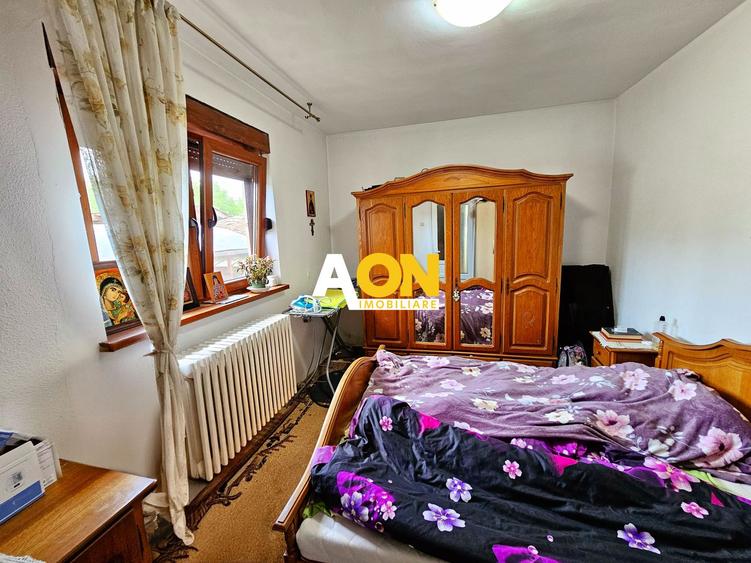 Casă cu 2 corpuri și 500 mp teren lângă Cetatea Alba Carolina