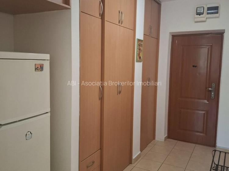 Berceni, Obregia, geam baie, decomandat, spatii de depozitare, liber - 5