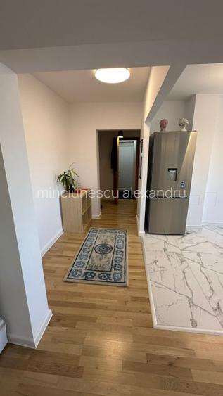 Apartament mobilat si utilat complet, etaj 3, P-ta lancului - 9