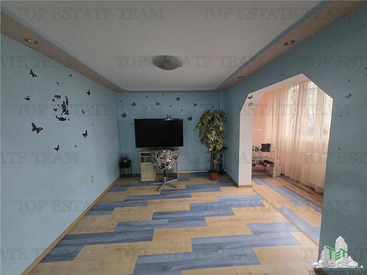 Apartament 3 camere foarte spatios, cu centrala proprie, in zona Pacii, cartier