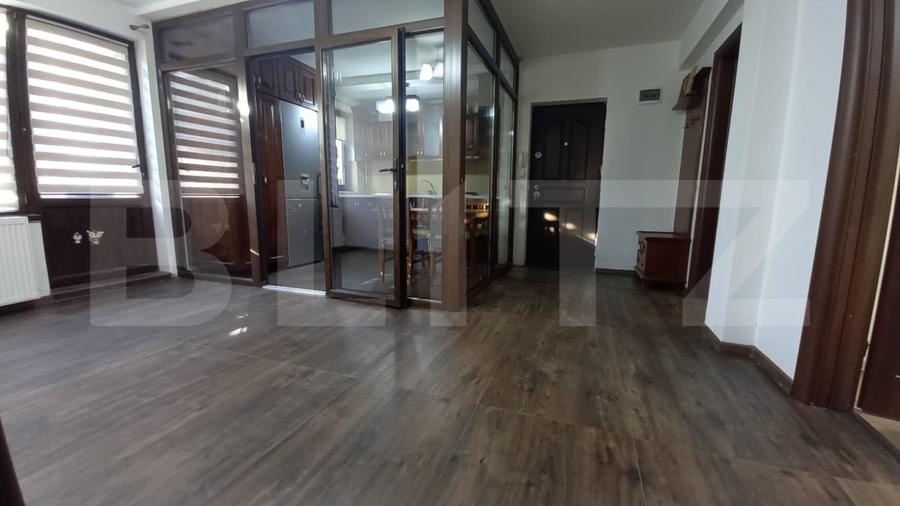 Apartament mobilat, 3 camere, 63 mp, curte 49 mp, parcare, cart Europa !