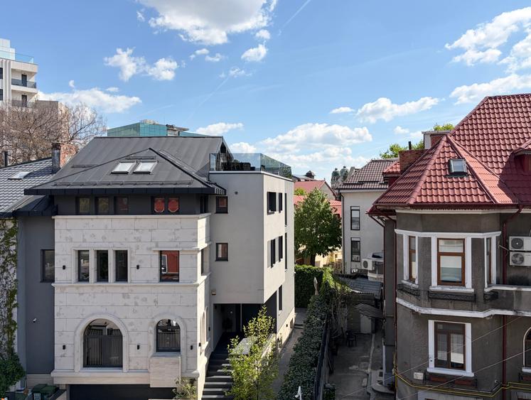 APARTAMENT DE TIP DUPLEX CU GARAJ SI 2 BOXE IN IMOBIL COCHET AFLAT IN COTROCENI