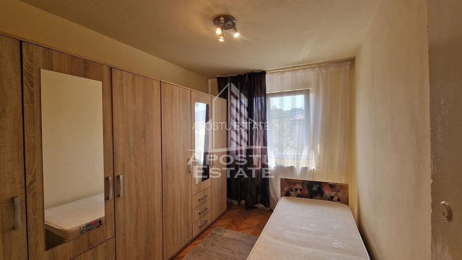 Apartament de vanzare cu 3 camere, centrala proprie, zona Dacia - 4