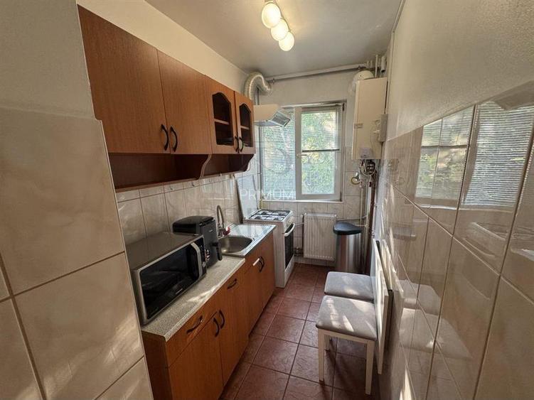 Dacia - 2 Camere - Centrala proprie - Etaj intermediar - Zona linistita - - 4