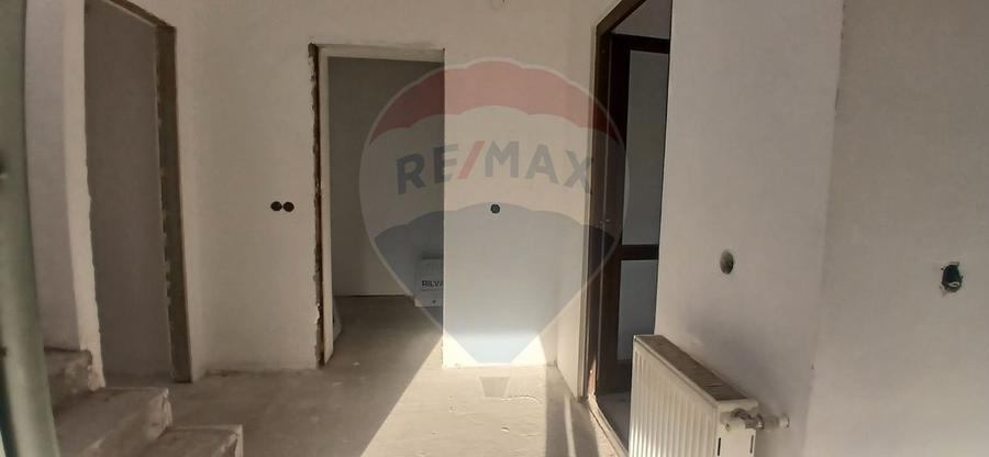 Casa individuala 4 camere cu teren 454 mp cartier privat Crevedia
