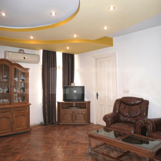 Casa de vanzare, 160 mp, zona Centrala