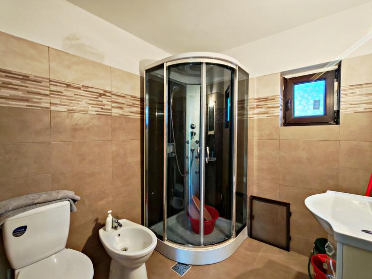 Casa 4 camere - locuibila, dar cu investitii necesare. Comision 0%