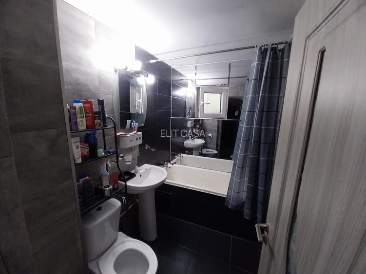 Apartament 3 camere Decomandat, zona Nicolina - 7