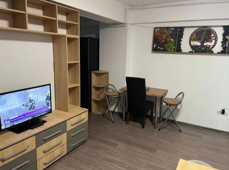 Unirii Traian,bl.2022,et.2/3,mobilat,utilat complet,CENTRALA,AC,AMENAJAT