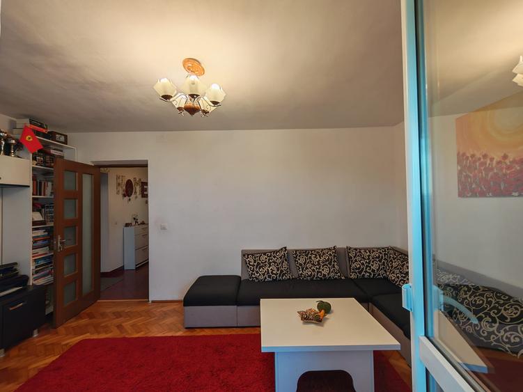 Apartament 3 camere decomandate Cornisa