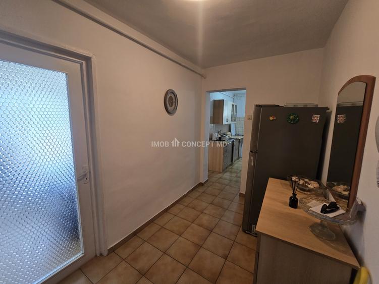 VANZARE Apartament 2 camere zona Vest-West Mall