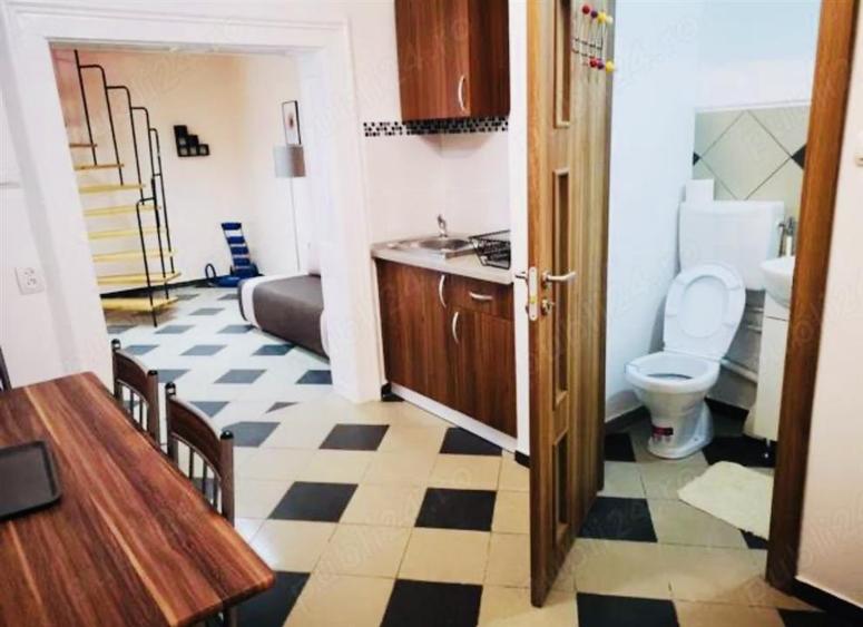 Casă 4 camere in inima Brasovului, curte privata, zona Schei