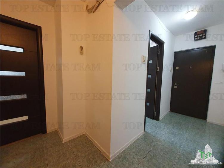 Apartament 4 Camere bloc Petromar in zona Gara Constanta