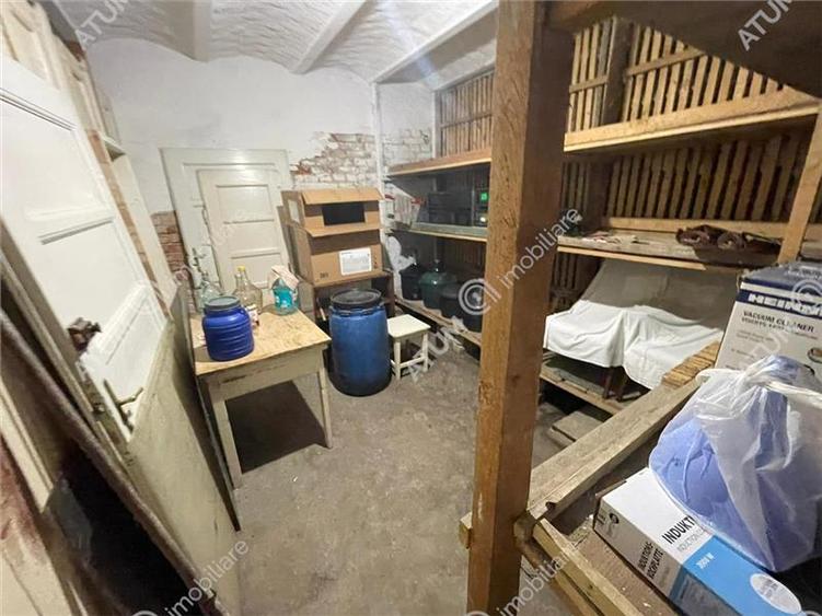 Apartament 2 camere balcon garaj curte libera zona ultracentrala Sibiu