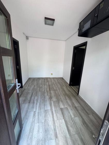 Casă individuală pentru birouri , 4 camere ,4 locuri de parcare
