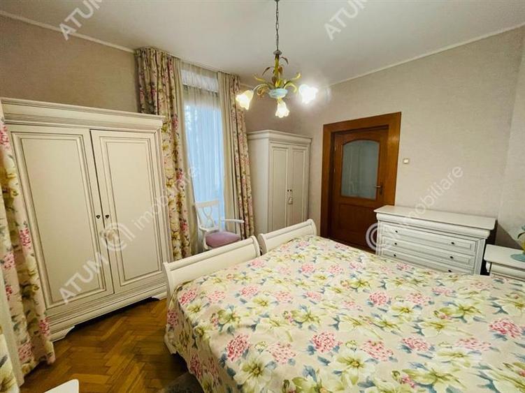 Casa cu 6 camere si 961 mp teren in zona Trei Stejari din Sibiu