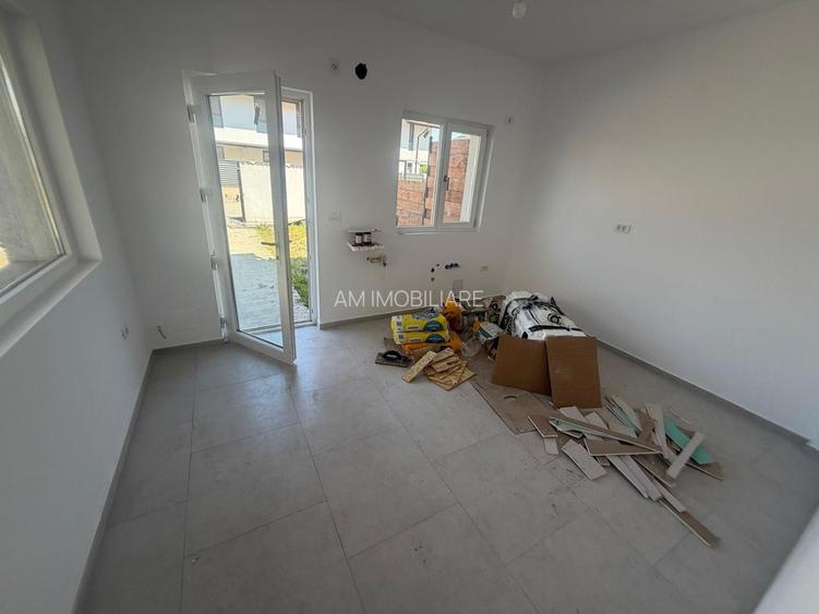 CASA DUPLEX INDEPENDENTEI, TOATE UTILITATILE, TEREN 243 MP, COMIS 0% - 12
