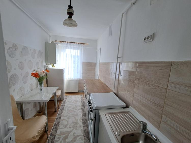 Inchiriez apartament 2 camere, decomandat, Tg. Mures, Tudor, zona Fortuna