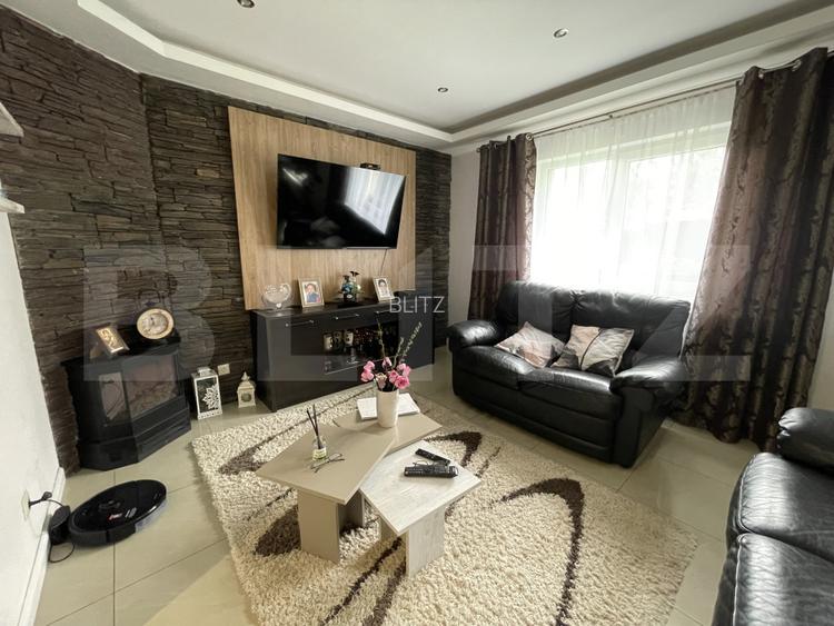 Casa de vanzare 5 camere, 195 mp, terasa inchisa, garaj curte amenajata, zona - 19