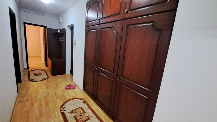 Apartament 3 camere decomandate de inchiriat, str Florilor Floresti, GARAJ