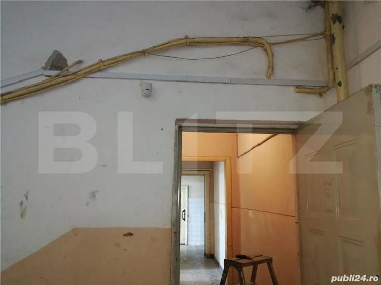Cladire vanzare pe 3 nivele suprafata 600 mp