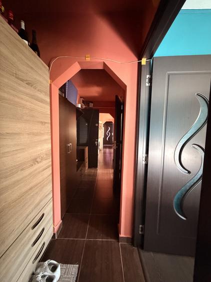 Apartament 4 camere, decomandat mp '70 utili, boxa, 10 mp cu CF etaj 3-Soarelui