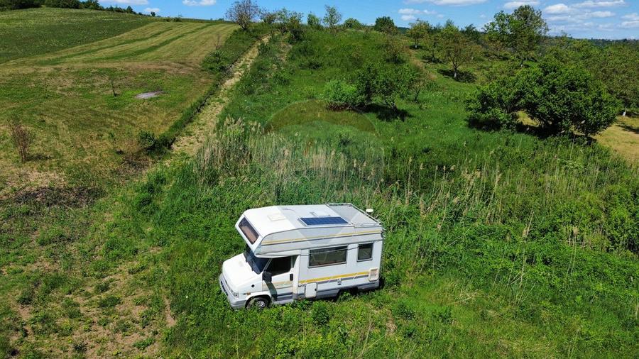 Teren cu panorama superba in Berchezoaia + bonus rulota