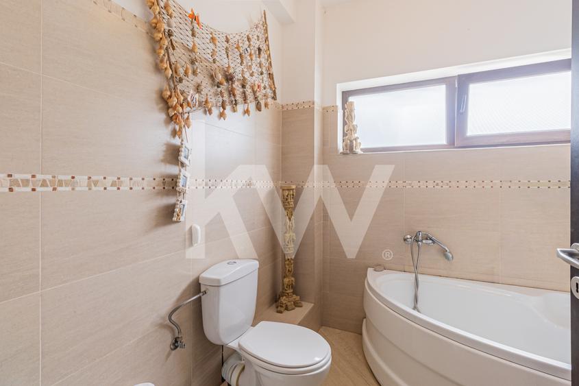Apartament 4 camere si Curte Proprie | Parcare Inclusă