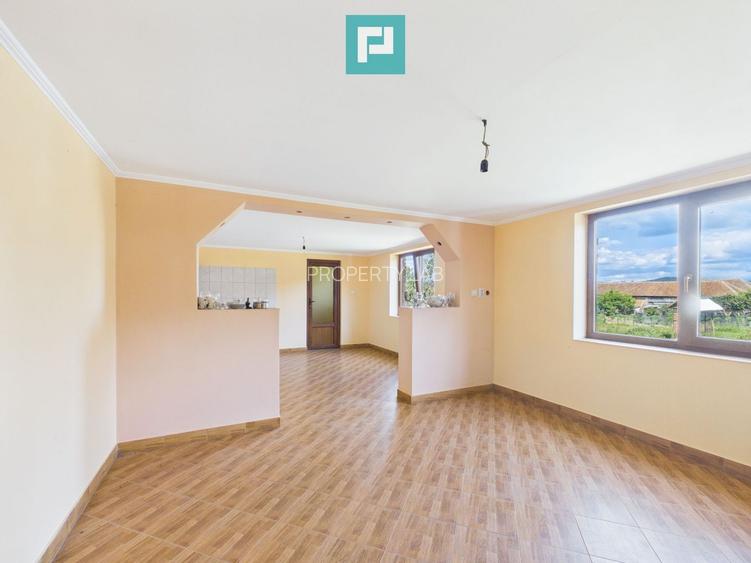 Casă semifinisată, cu 5 camere, în Bonțești Arad