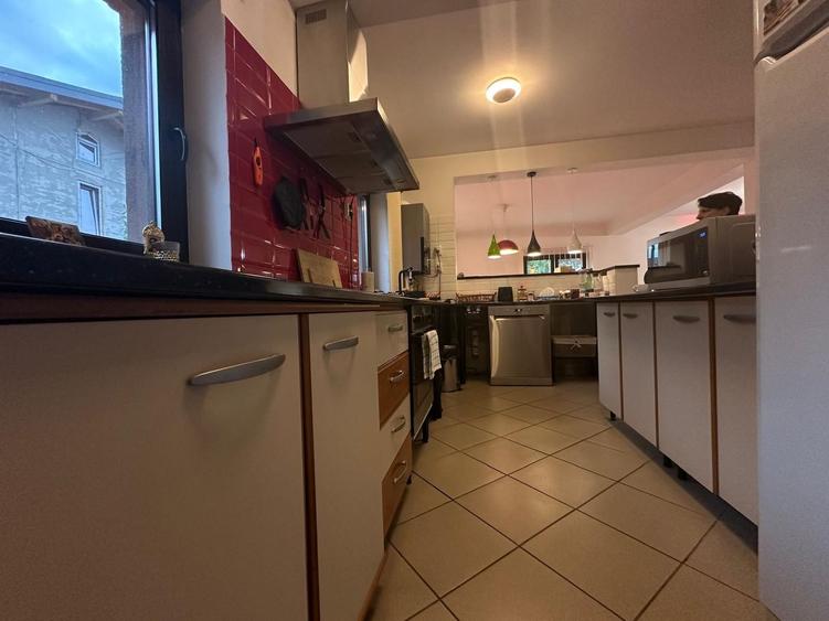 Casă individuală P+1E, construită în 2013–zonă liniștită, exclusiv de case