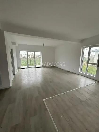 Vila 4 Camere P+1De Vanzare | Individuala Complex Rezidential | Curte
