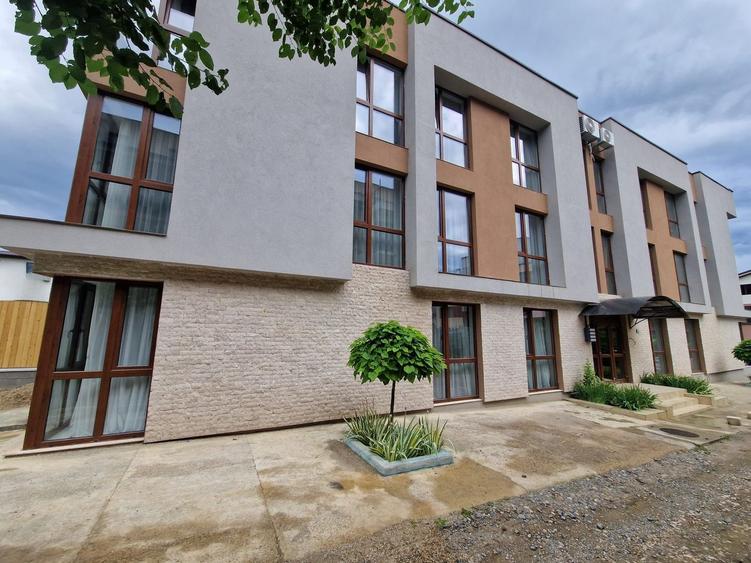 Apartament 2 camere finisat, 51 mp, gradina 40 mp str Sub Cetate