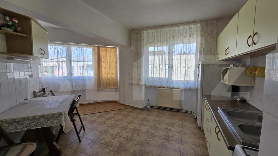 Apartament de vanzare, cu 3 camere, 95 mp, zona Micro 16