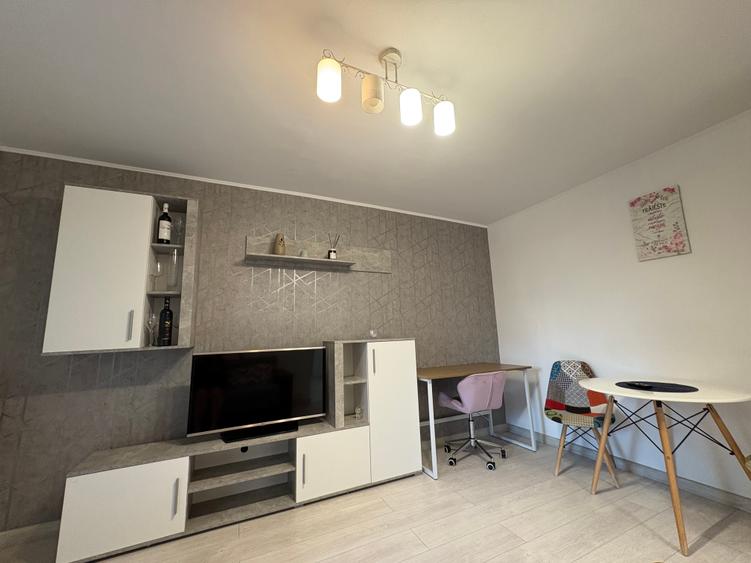 Berceni,ap. 2 camere,42mp,et.2,renovat recent,loc parcare inclus,420Euro/luna