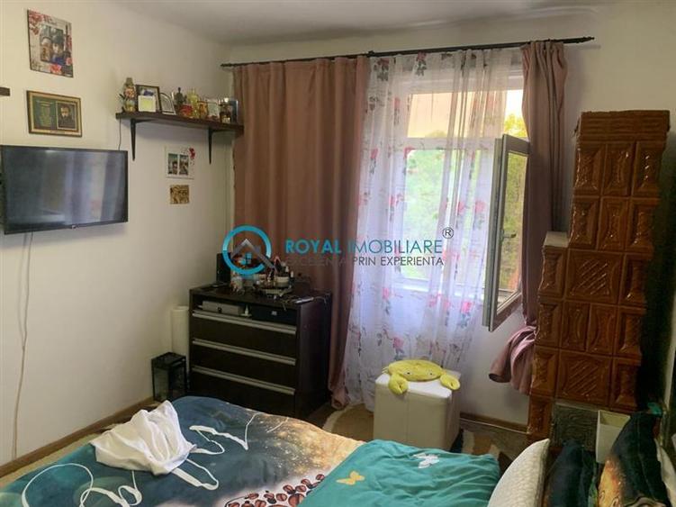 Royal Imobiliare - Vanzare Casa D+P+M, Ultracentral