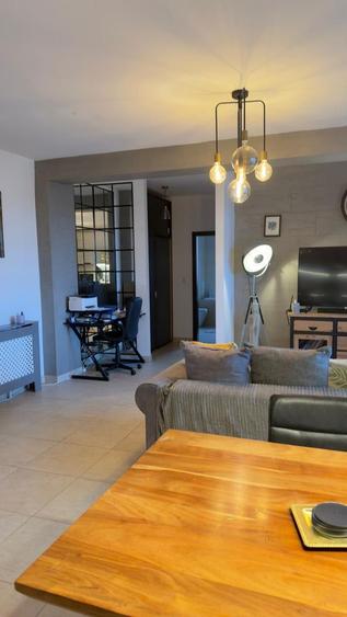 Bloc nou. Decomandat. Etaj 1. Complet mobilat. 68 mp utili. Zona Modern. Lift.