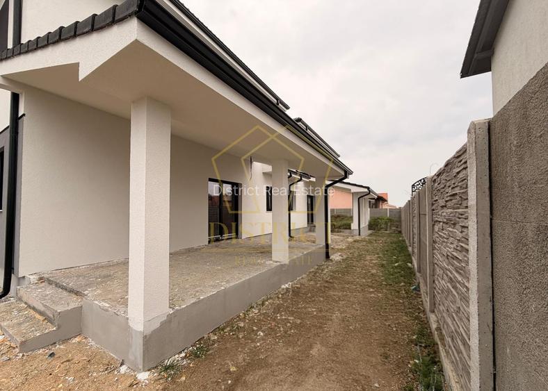 Duplex cu 5 camere, despărțit prin camera tehnica, la asfalt | Mosnita Veche - 2