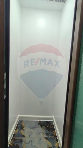 Apartament 3 camere de vânzare -Renovat complet - Micro 40