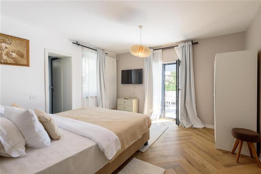 Vila boutique, Centrul Istoric Brasov, 2 unitati, regim hotelier activ,vedere pa