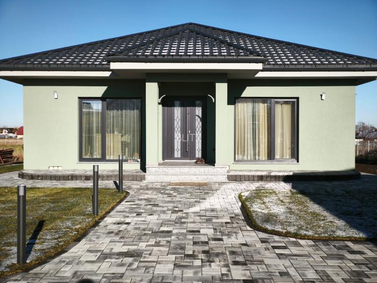 Casa individuala 195mp+1200mp teren, zona Volovat, Radauti