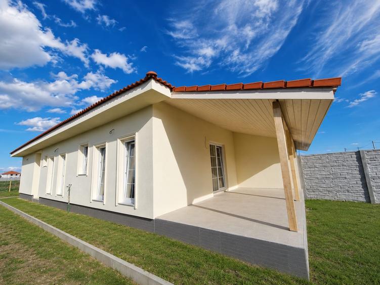 Casă tip duplex-pe parter, la 1 km de Timișoara | 2 dormitoare | Teren 300 mp