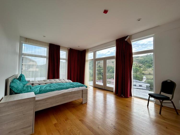 Duplex voluminos, perfect pentru un bussines sau o familie numeroasa