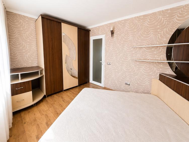 Apartament cu 3 camere de vanzare in Oradea, etajul 2 , Iosia