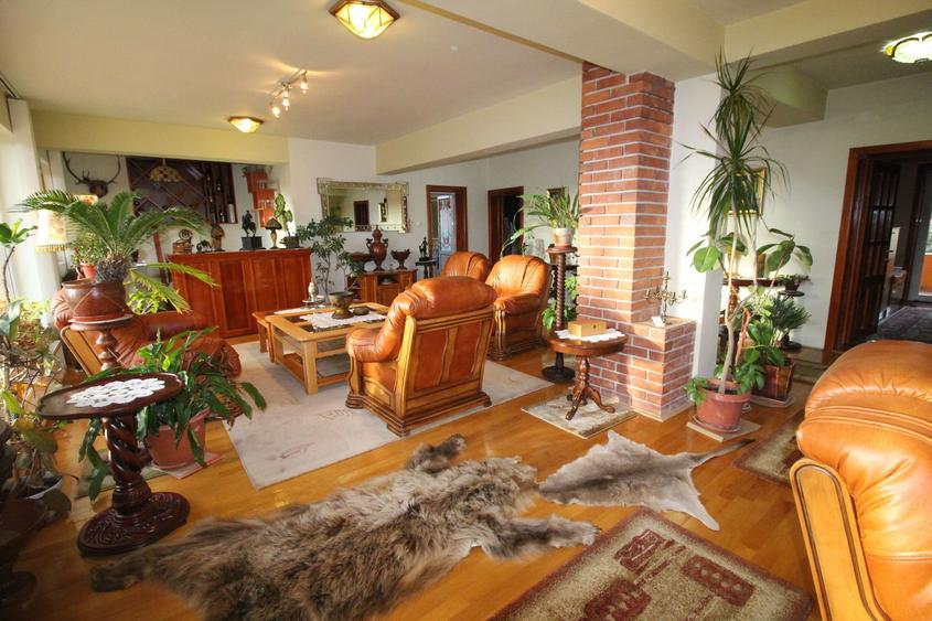 CASA CU MULTIPLE DESTINATII