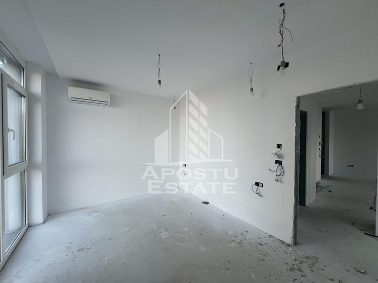 DE VANZARE Apartament 3 camere cu pozitie excelenta