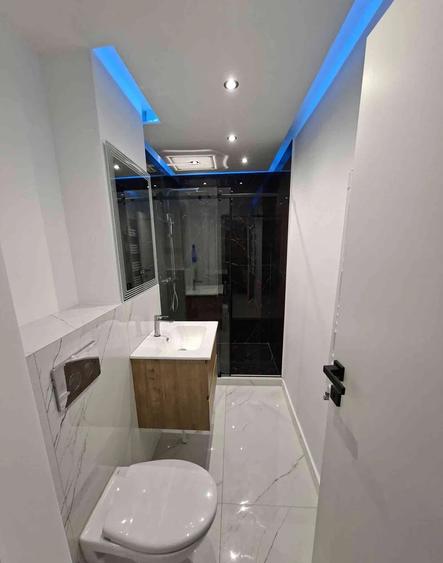 Garsonieră decomandată, 40 mp, renovată, etaj 1, 6 min metrou Apărătorii Patriei