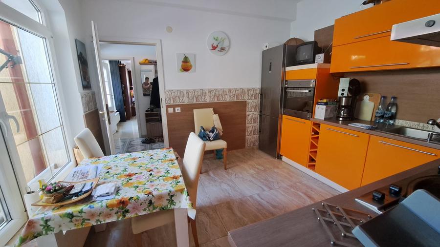 Centru - Magazinul Tomis- casa P+ Mansarda