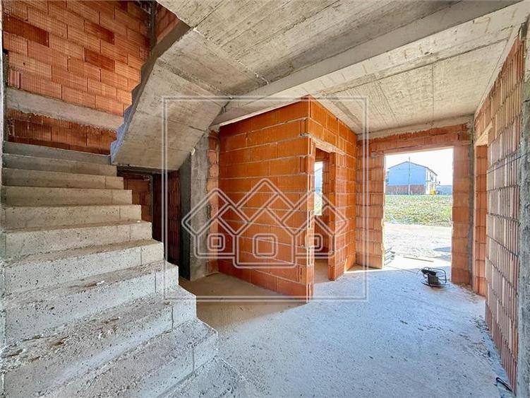 Casa in Sibiu - Sura Mare - 5 camere - teren 340 mp